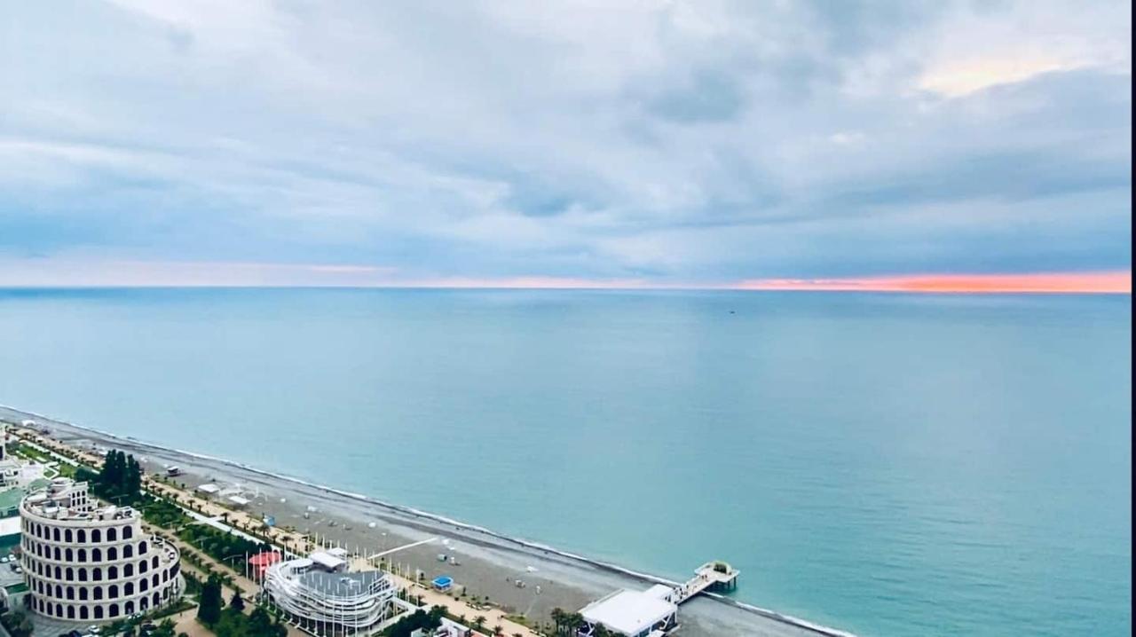 Sea View Apart-Hotel Orbi Twin Towers 1413 Batumi Esterno foto